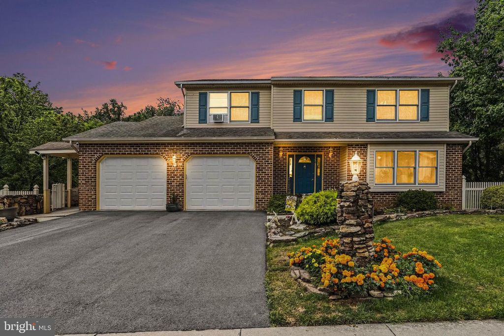 336 BRAEBURN DR, Etters, PA 17319