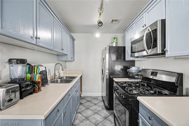 5330 East Charleston Boulevard 45, Las Vegas, NV 89142