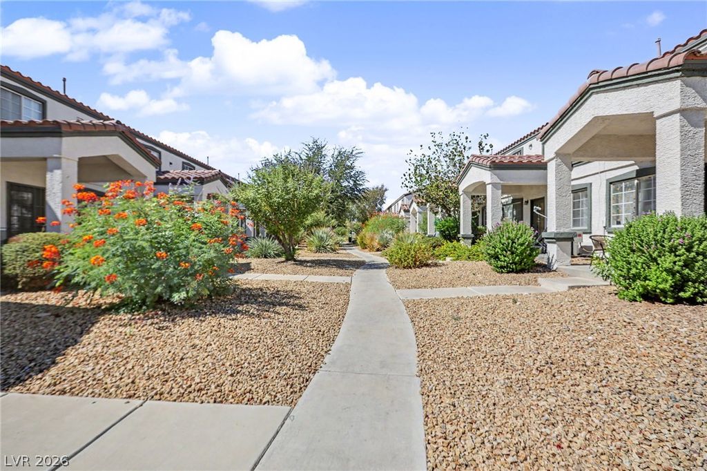 5330 East Charleston Boulevard 45, Las Vegas, NV 89142 — photo 4