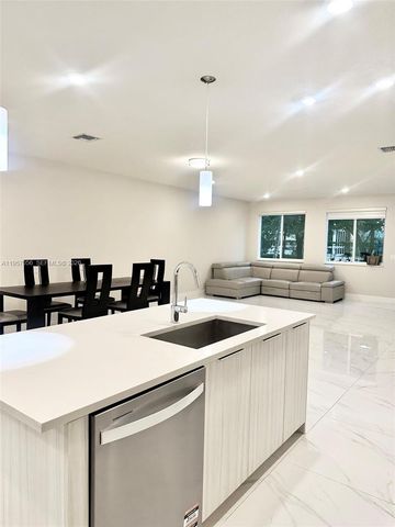 10420 NW 67th St 10420, Doral, FL 33178