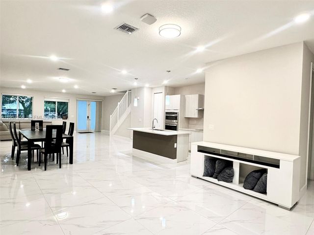 10420 NW 67th St 10420, Doral, FL 33178