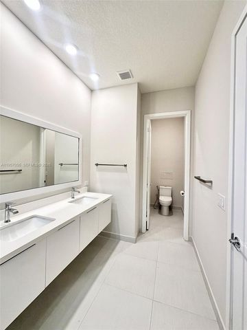 10420 NW 67th St 10420, Doral, FL 33178