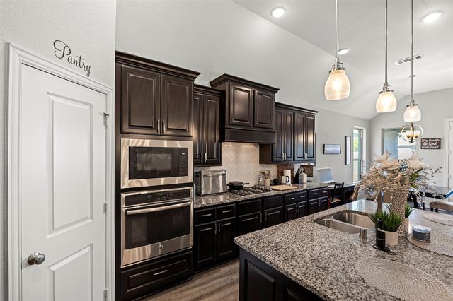 710 Suncatcher Circle, Richmond, TX 77406