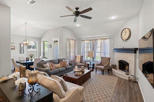 710 Suncatcher Circle, Richmond, TX 77406