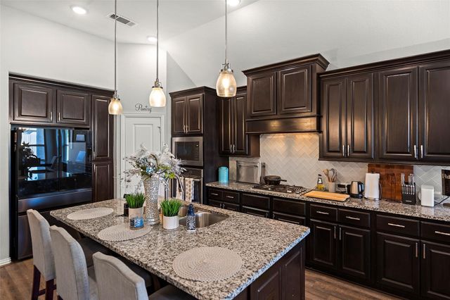 710 Suncatcher Circle, Richmond, TX 77406