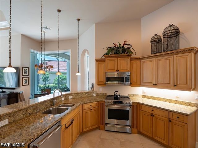 7937 Tiger Lily DR, Naples, FL 34113