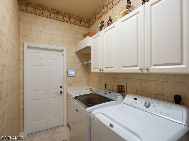 7937 Tiger Lily DR, Naples, FL 34113