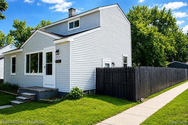 20589 Negaunee, Redford, MI 48240