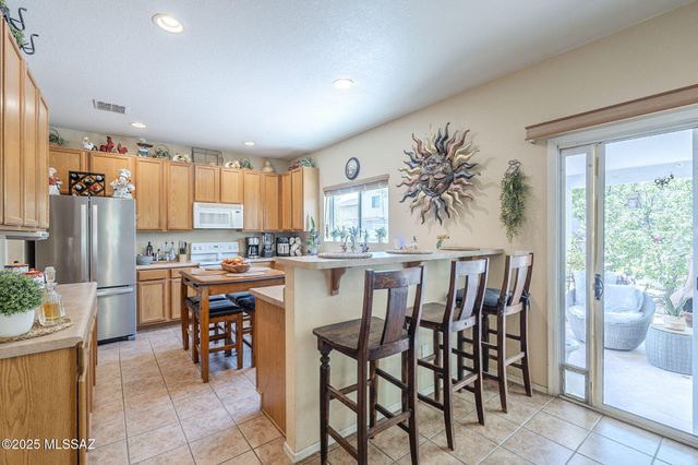 1311 W Calle Libro Del Retrato, Sahuarita, AZ 85629