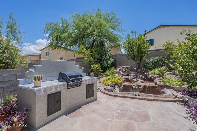1311 W Calle Libro Del Retrato, Sahuarita, AZ 85629