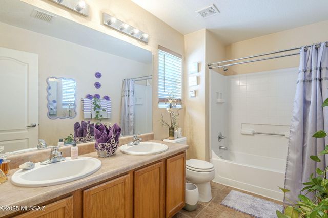 1311 W Calle Libro Del Retrato, Sahuarita, AZ 85629