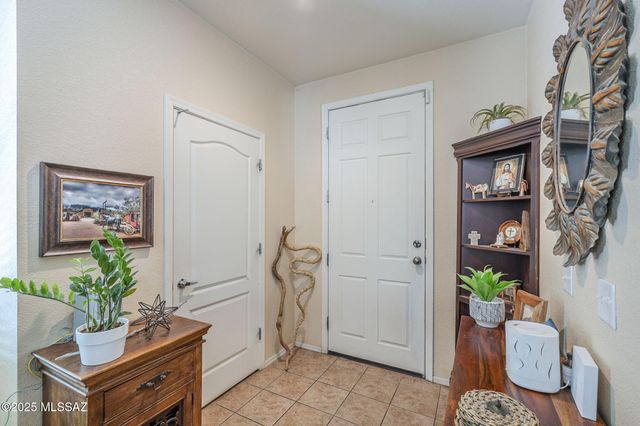 1311 W Calle Libro Del Retrato, Sahuarita, AZ 85629