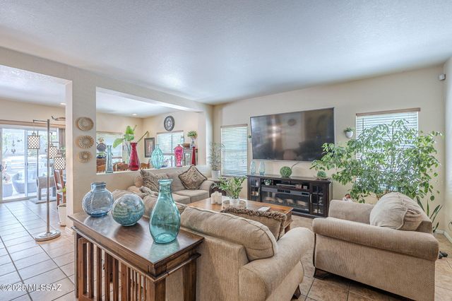 1311 W Calle Libro Del Retrato, Sahuarita, AZ 85629