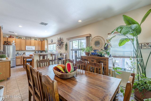 1311 W Calle Libro Del Retrato, Sahuarita, AZ 85629