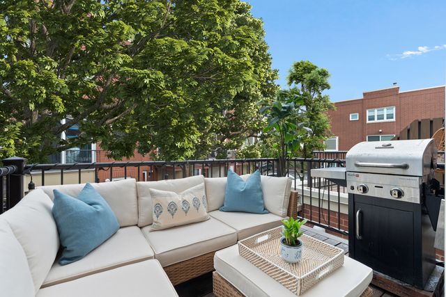 1765 W Altgeld Street K, Chicago, IL 60614