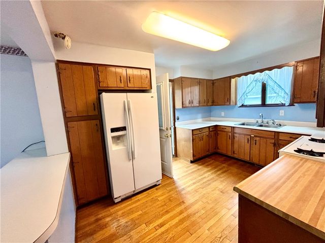 2 Hockeborne Avenue, Auburn, NY 13021