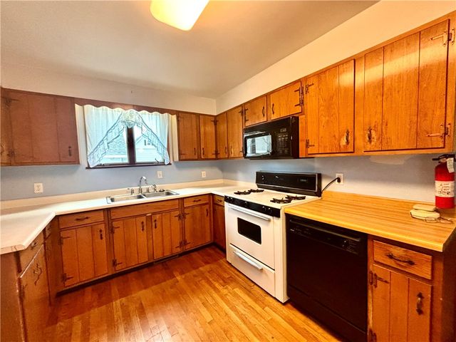 2 Hockeborne Avenue, Auburn, NY 13021