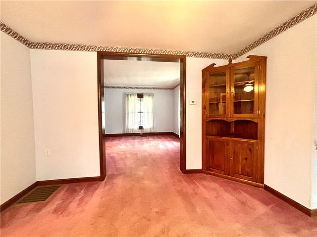 2 Hockeborne Avenue, Auburn, NY 13021