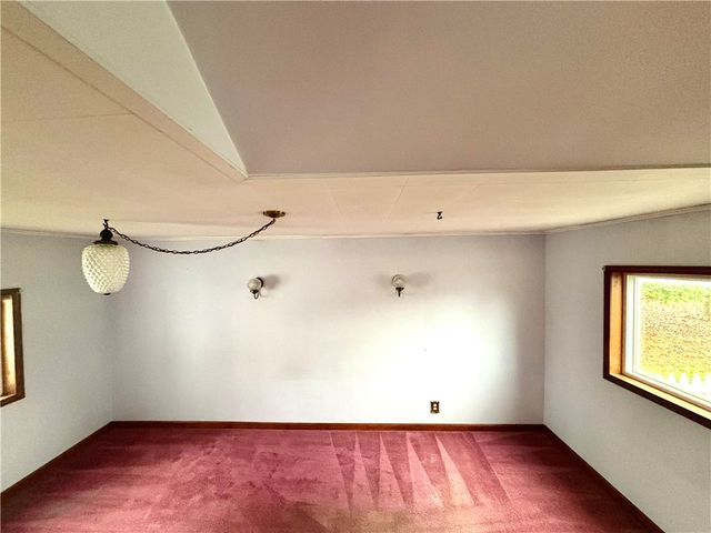 2 Hockeborne Avenue, Auburn, NY 13021