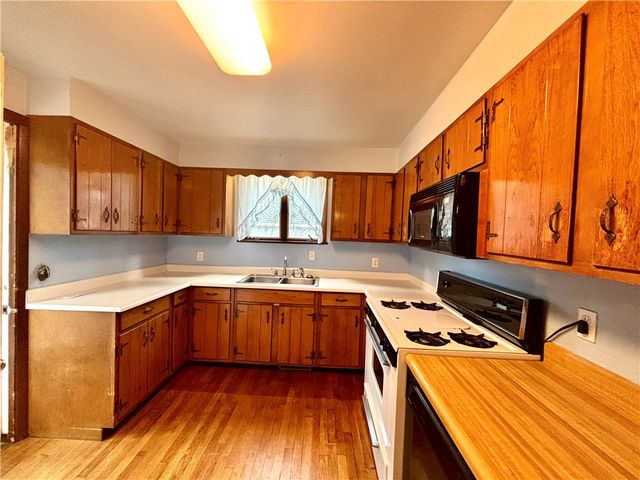 2 Hockeborne Avenue, Auburn, NY 13021