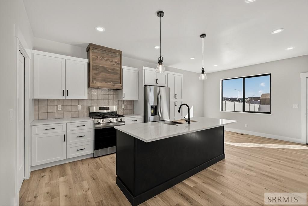 Image 16 of property listing at 551 Teton Avenue, Sugar City, ID 83448