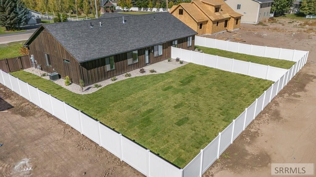 Image 5 of property listing at 551 Teton Avenue, Sugar City, ID 83448