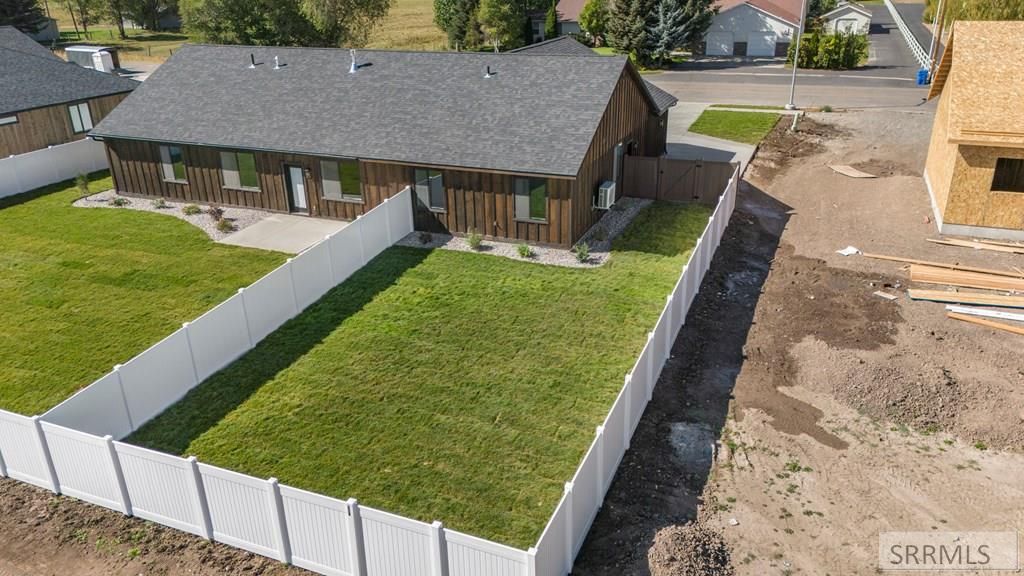 Image 7 of property listing at 551 Teton Avenue, Sugar City, ID 83448