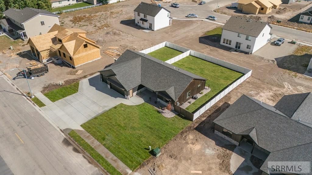 Image 8 of property listing at 551 Teton Avenue, Sugar City, ID 83448