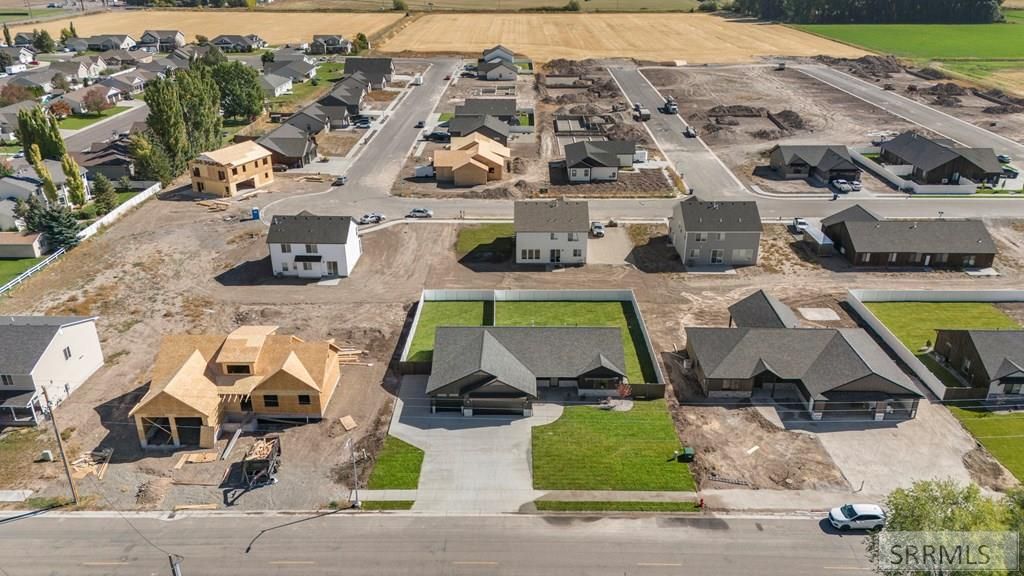 Image 9 of property listing at 551 Teton Avenue, Sugar City, ID 83448