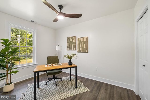 218 PLUMBRIDGE DR, Levittown, PA 19056