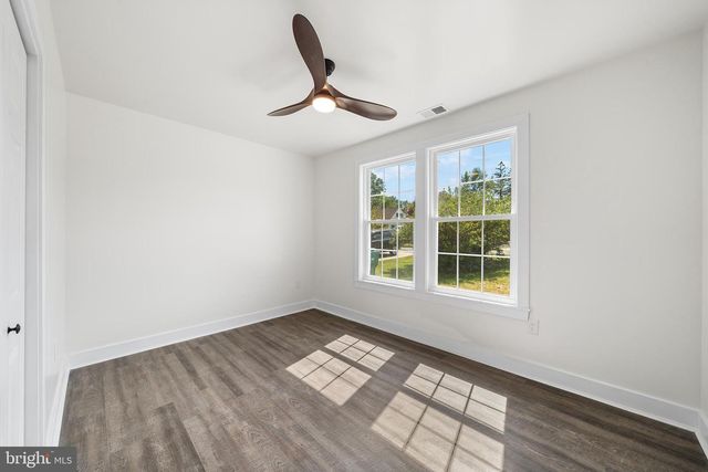 218 PLUMBRIDGE DR, Levittown, PA 19056