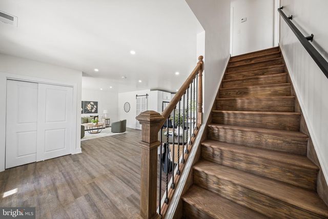 218 PLUMBRIDGE DR, Levittown, PA 19056