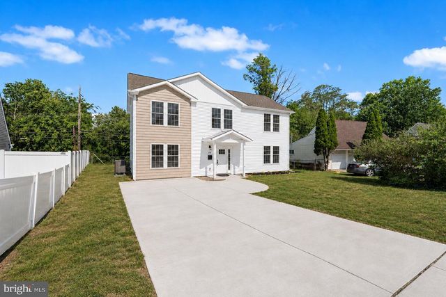 218 PLUMBRIDGE DR, Levittown, PA 19056