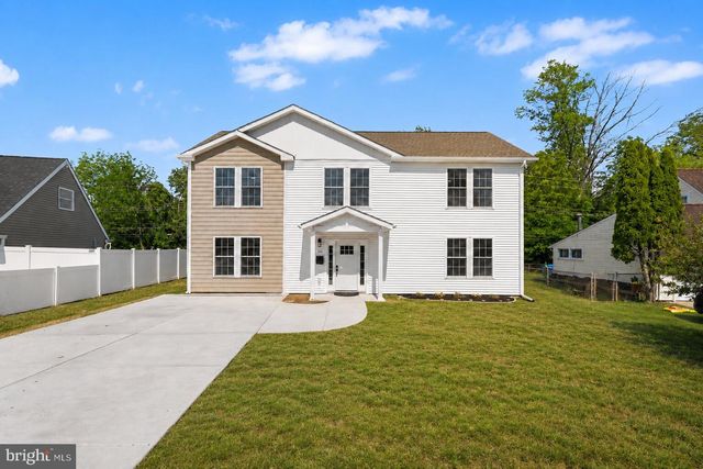 218 PLUMBRIDGE DR, Levittown, PA 19056