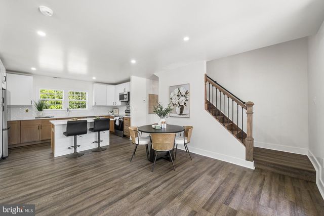 218 PLUMBRIDGE DR, Levittown, PA 19056