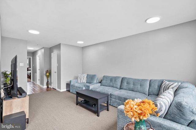 263 RIDGEWAY TER, Philadelphia, PA 19116