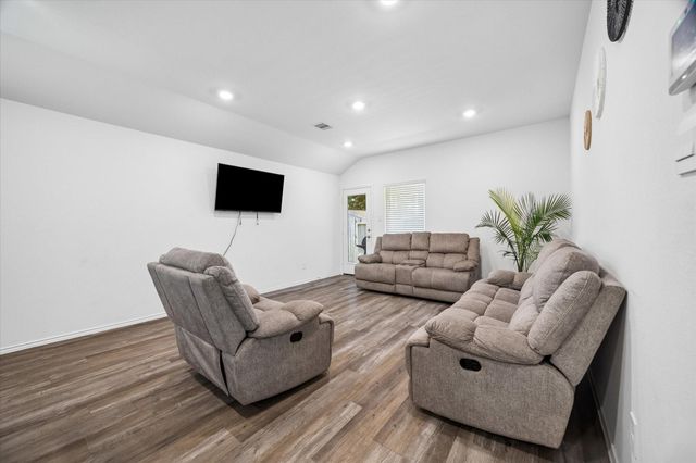 5822 Hampton Valley Drive, Spring, TX 77373