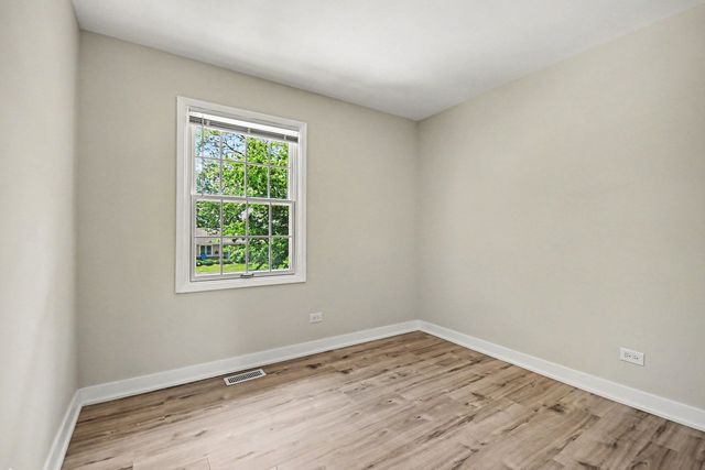 1312 W Oakmont Road, Hoffman Estates, IL 60169