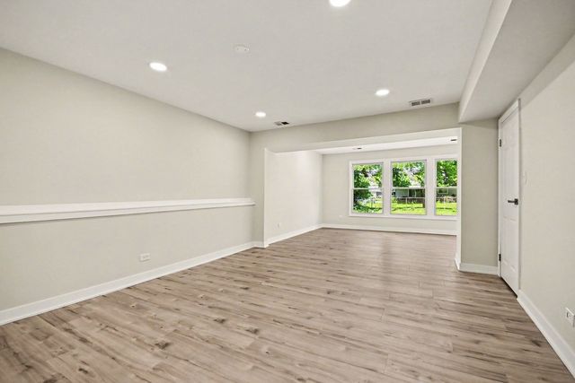1312 W Oakmont Road, Hoffman Estates, IL 60169