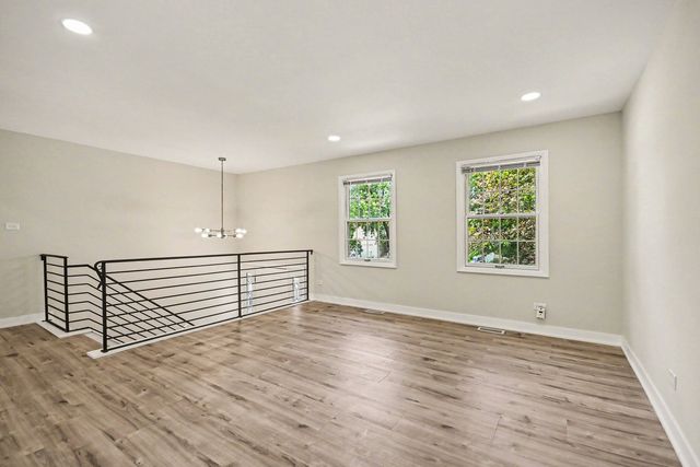 1312 W Oakmont Road, Hoffman Estates, IL 60169