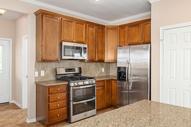 264 Falcon Point, Onalaska, TX 77360