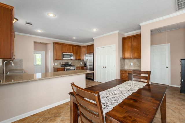 264 Falcon Point, Onalaska, TX 77360