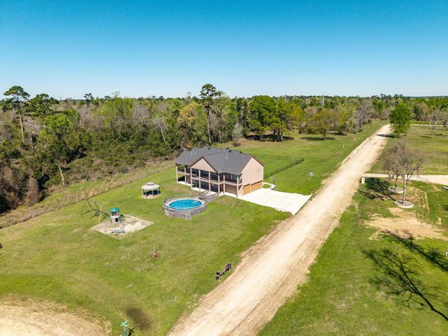 264 Falcon Point, Onalaska, TX 77360