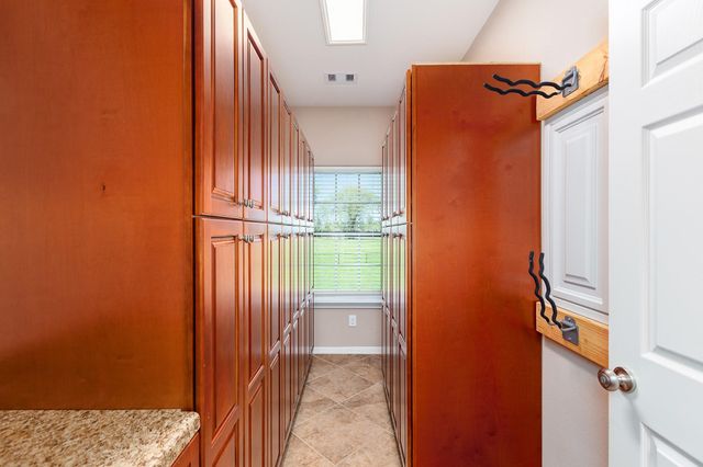 264 Falcon Point, Onalaska, TX 77360