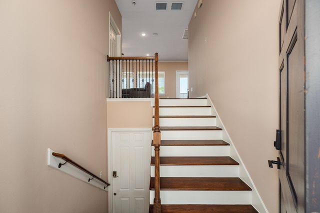 264 Falcon Point, Onalaska, TX 77360