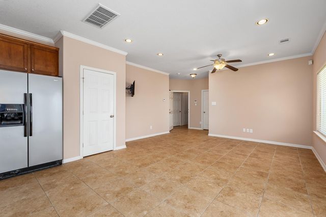 264 Falcon Point, Onalaska, TX 77360