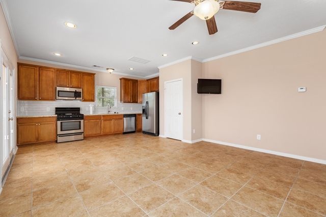 264 Falcon Point, Onalaska, TX 77360