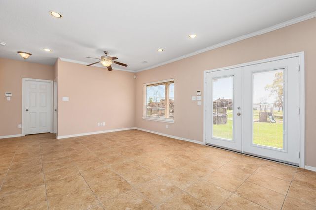 264 Falcon Point, Onalaska, TX 77360