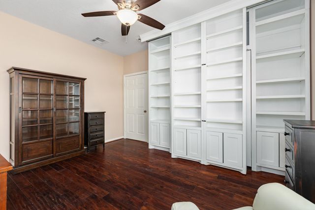 264 Falcon Point, Onalaska, TX 77360