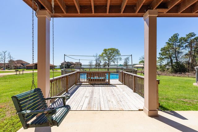 264 Falcon Point, Onalaska, TX 77360